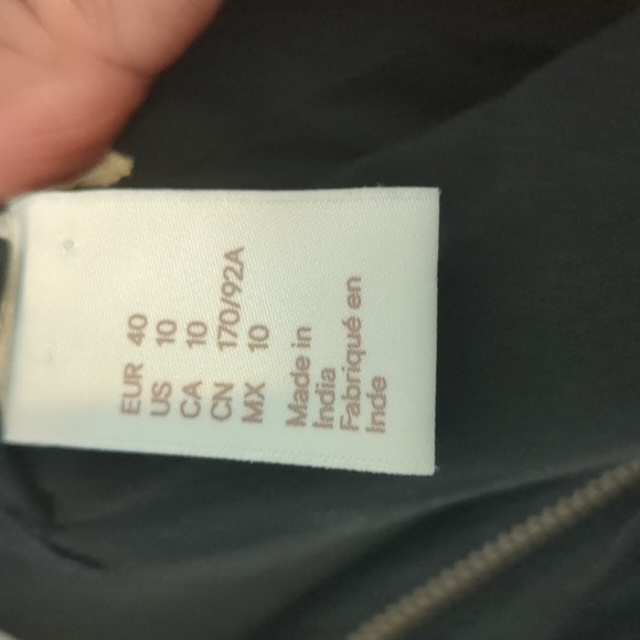 H&M Crop Top Women's SZ 10 Black and White Chevron Y2K Whimsigoth - Picture 5 of 8